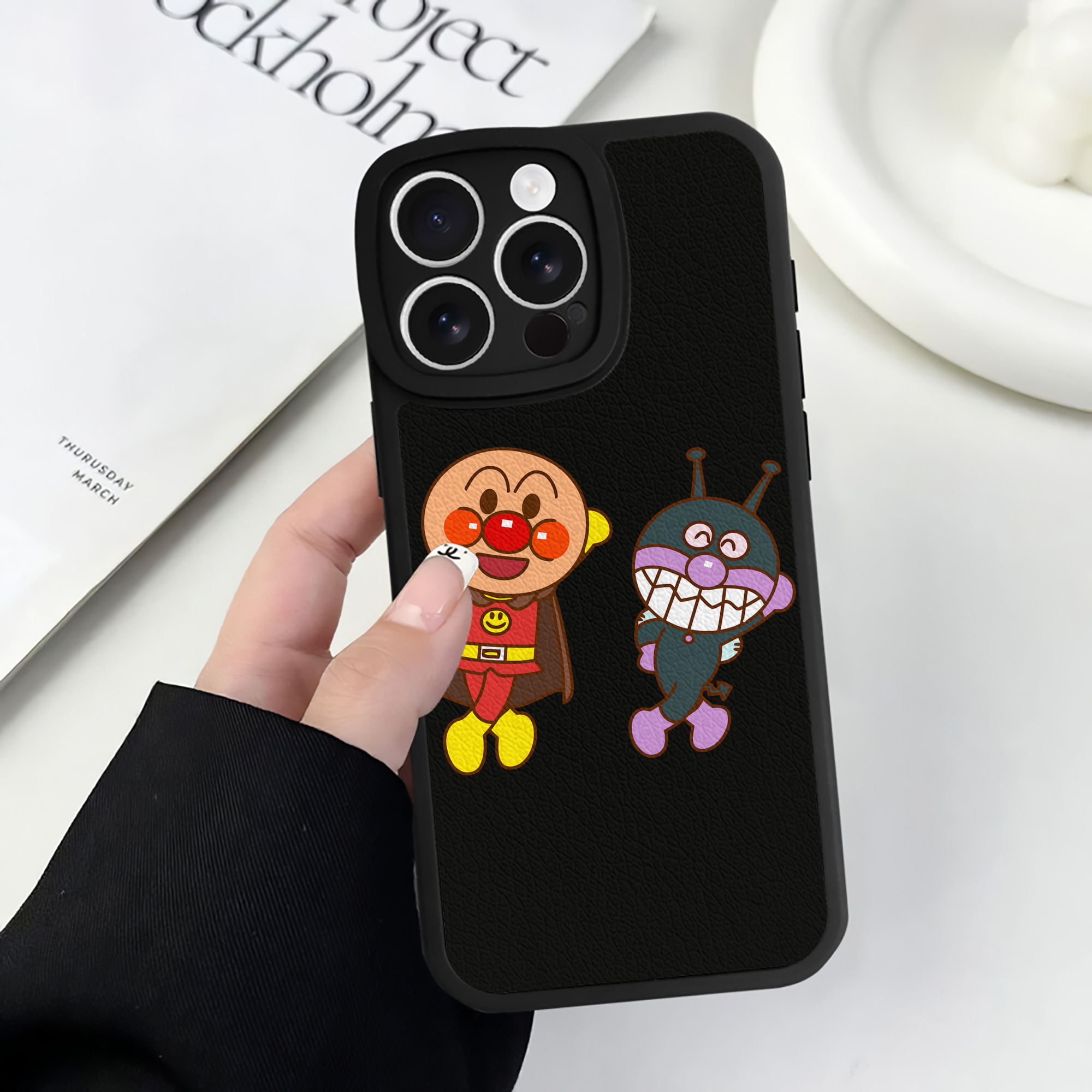（画像用） アンパンマン Anpanman 【iPhone 16シリーズ対応】シリコンスマホケース（レザー調） 材質：シリコン